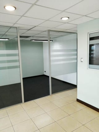 Oficina 76 m2 en renta, zona 10 Torino — miniatura 6 de 15