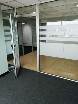Oficina 76 m2 en renta, zona 10 Torino — miniatura 11 de 15