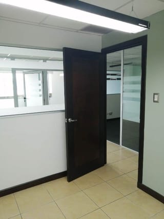 Oficina 76 m2 en renta, zona 10 Torino — miniatura 9 de 15