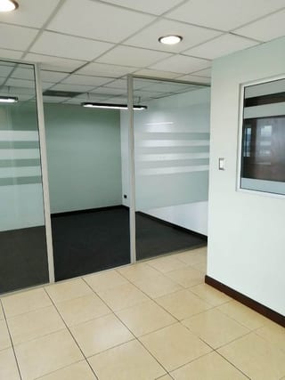 Oficina 76 m2 en renta, zona 10 Torino — miniatura 8 de 15