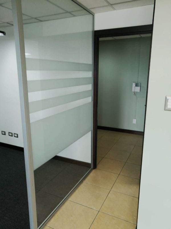 Oficina 76 m2 en renta, zona 10 Torino — foto 2 de 15