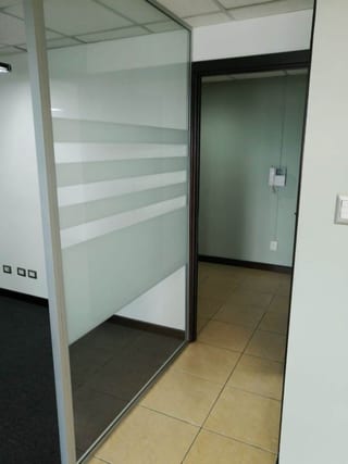 Oficina 76 m2 en renta, zona 10 Torino — miniatura 2 de 15