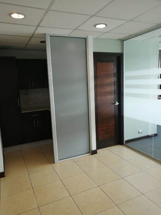 Oficina 76 m2 en renta, zona 10 Torino — miniatura 7 de 15