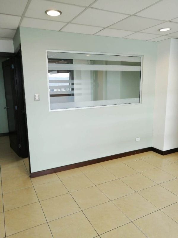 Oficina 76 m2 en renta, zona 10 Torino — foto 15 de 15