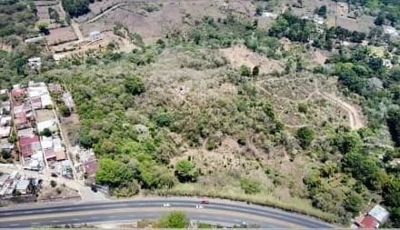 Terreno sobre CAES , con dirección hacia Guatemala — foto 2 de 4