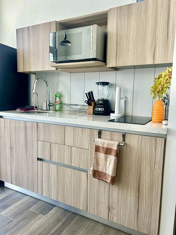 Moderno apartamento amueblado en venta zona 13 — foto 2 de 5