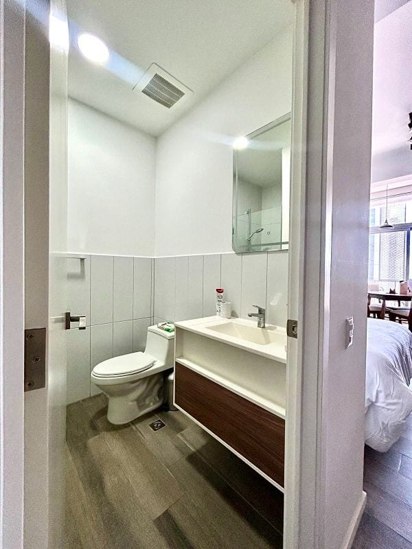 Moderno apartamento amueblado en venta zona 13 — foto 3 de 5
