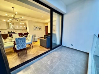 Apartamento en venta amueblado 3 dormitorios y cuarto de servicios, zona 10 — miniatura 11 de 14