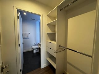 Apartamento de 2 niveles en zona 4 — miniatura 8 de 17