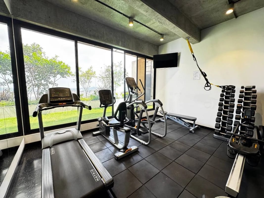 Apartamento de 2 niveles en zona 4 — foto 5 de 17