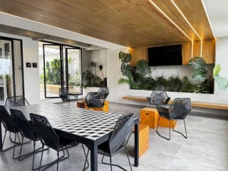 Apartamento de 2 niveles en zona 4 — miniatura 4 de 17