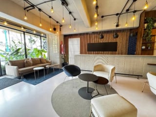 Apartamento de 2 niveles en zona 4 — miniatura 2 de 17