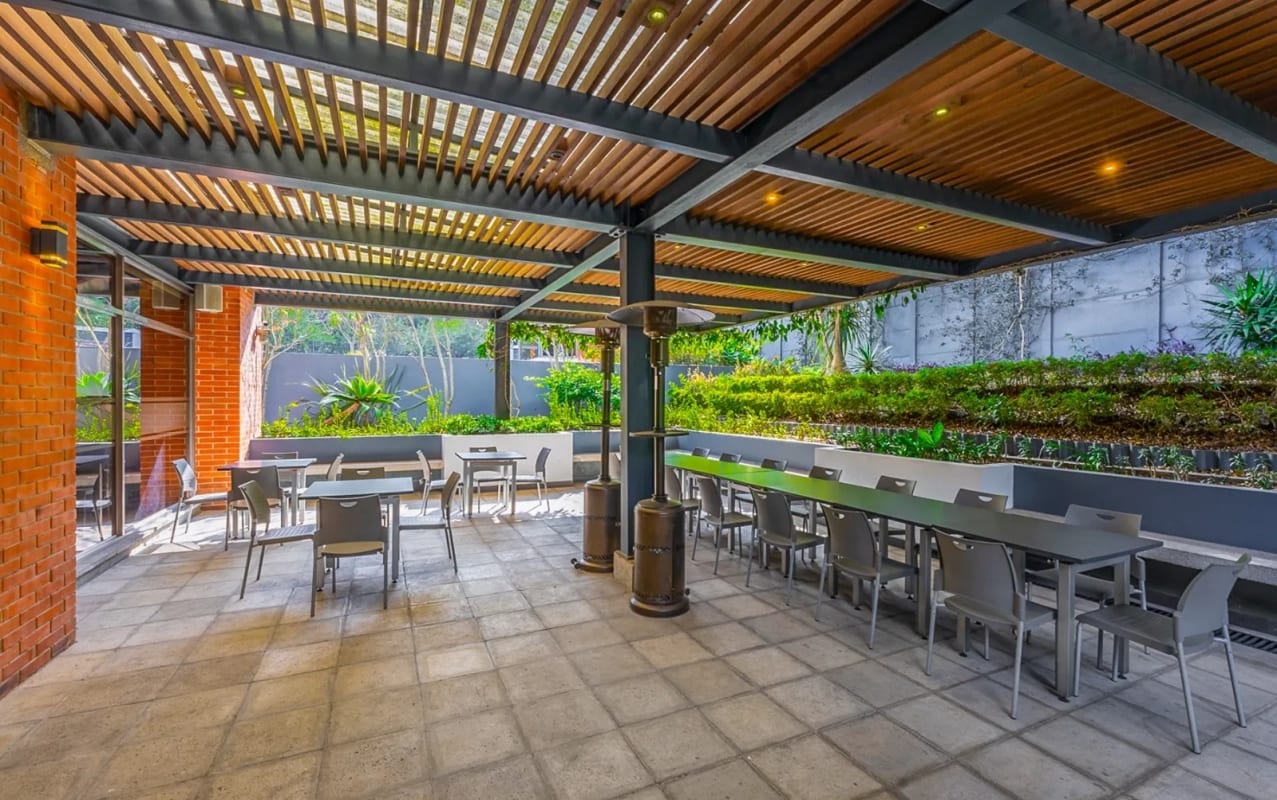 Interesante Propiedad en alquiler para Negocio, Academias, Universidades, Restaurantes, Negocios de Entretenimiento y más en zona 15. — foto 8 de 11