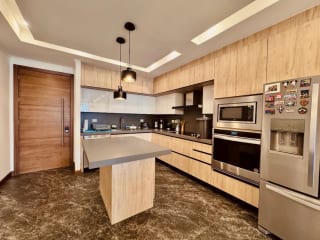 Apartamento en Venta en Zona 10 con Espacios Amplios y Funcionales + Amenidades Exclusivas — miniatura 1 de 17