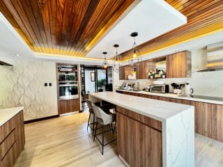 Casa exclusiva en alquiler en zona 10 – Ideal para embajada, family office u oficina privada de alto nivel — miniatura 7 de 16