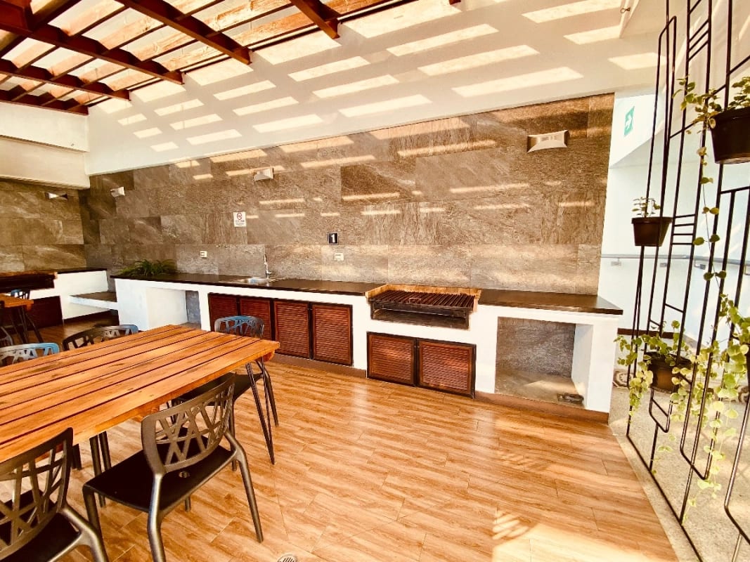 Apartamento de 3 dormitorios en venta zona 10 — foto 2 de 17
