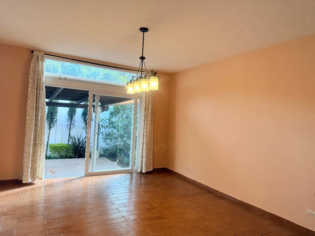 Casa de un nivel en venta en Condominio en Fraijanes — foto 6 de 7