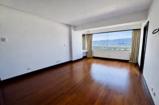 PH único en venta en zona 14 — miniatura 9 de 16