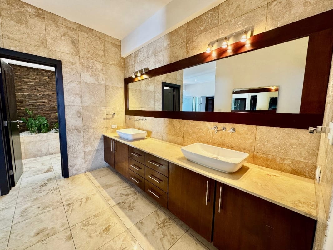 PH único en venta en zona 14 — foto 4 de 16