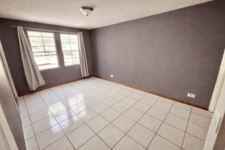 Linda Casa Remodelada en Zona 13 — miniatura 2 de 5