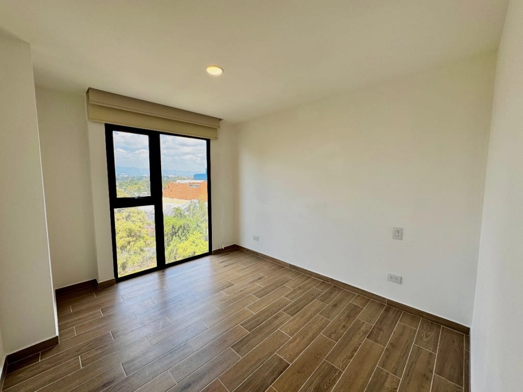 Apartamento de 2 dormitorios en venta en zona 14 — foto 4 de 17