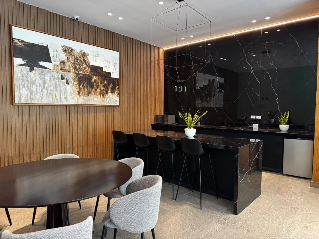 Apartamento de 2 dormitorios en venta en zona 14 — foto 13 de 17