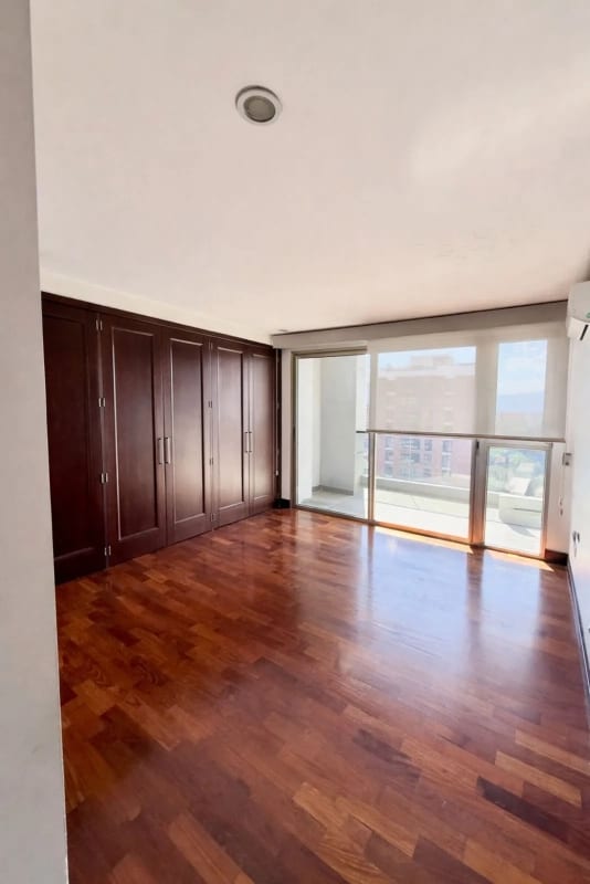 Penthouse de Lujo de 2 Niveles en Zona 10 — foto 8 de 8