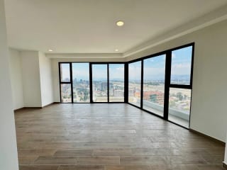 Apartamento en venta para amantes de las vistas y los aviones — miniatura 1 de 17