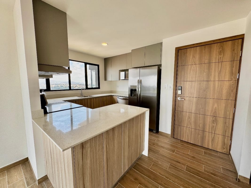 Apartamento en venta para amantes de las vistas y los aviones — foto 15 de 17