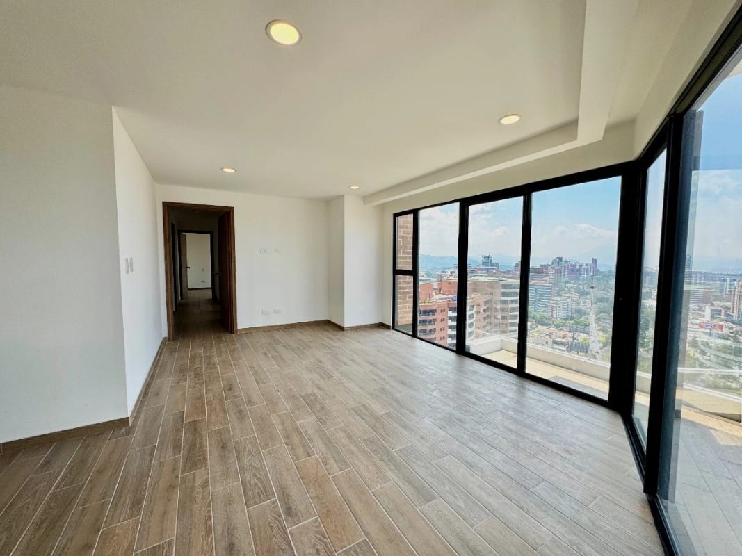 Apartamento en venta para amantes de las vistas y los aviones — foto 14 de 17