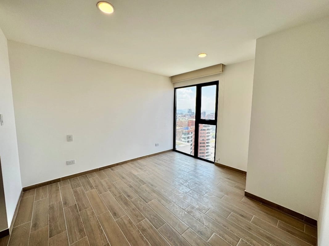 Apartamento en venta para amantes de las vistas y los aviones — foto 8 de 17