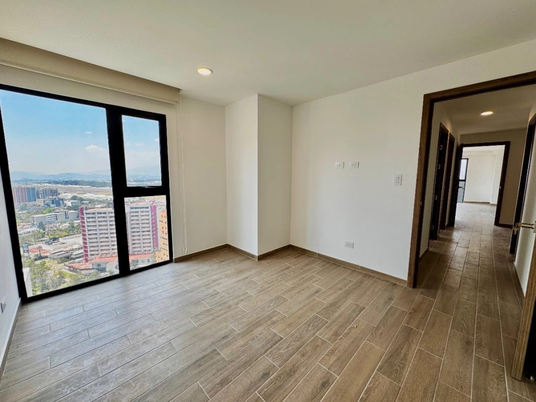 Apartamento en venta para amantes de las vistas y los aviones — foto 7 de 17