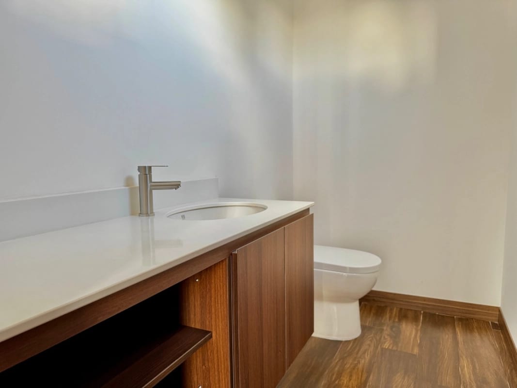 Apartamento con la comodidad de una casa en venta en zona 15 (copia) — foto 13 de 17
