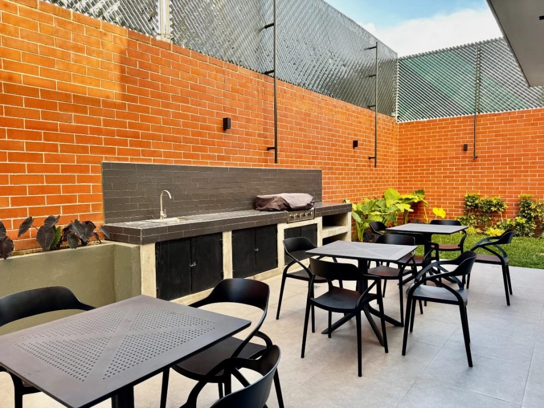 Apartamento con la comodidad de una casa en venta en zona 15 (copia) — foto 5 de 17